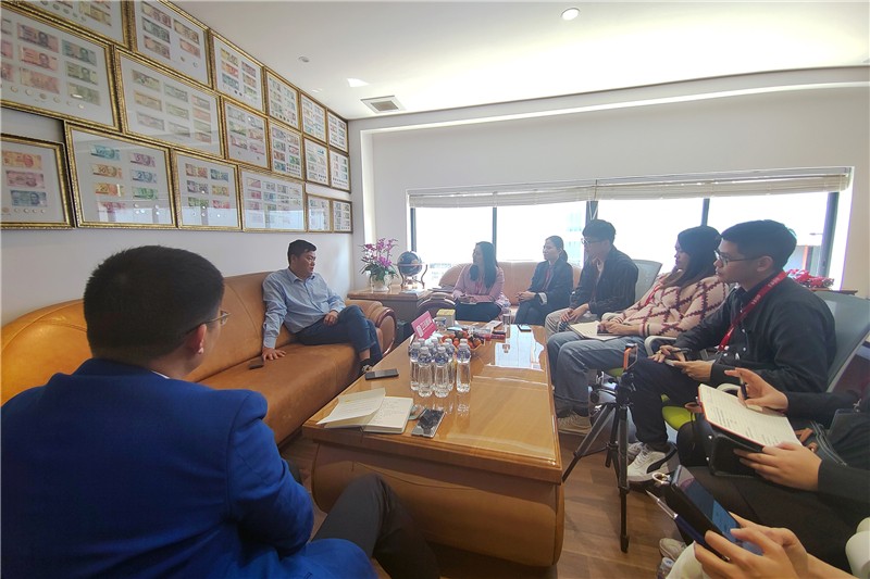 03 Ӣ�ʼ��Ŷ��³��ӽ������ý��Ⱥ��.jpg