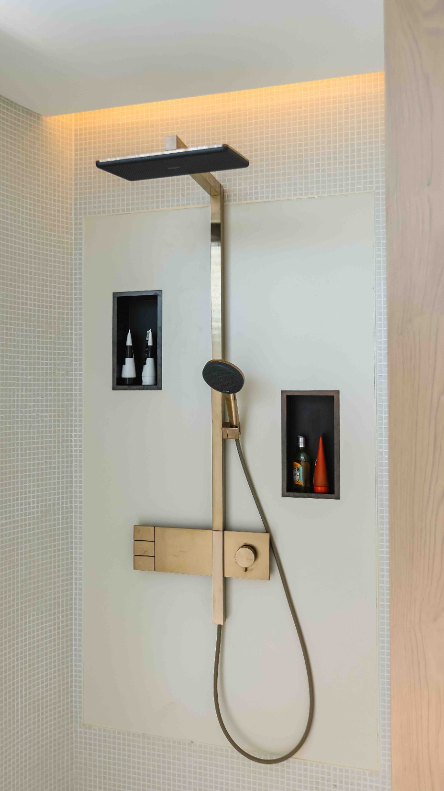 hansgrohe Raindance Alive��˫���꡹.jpg