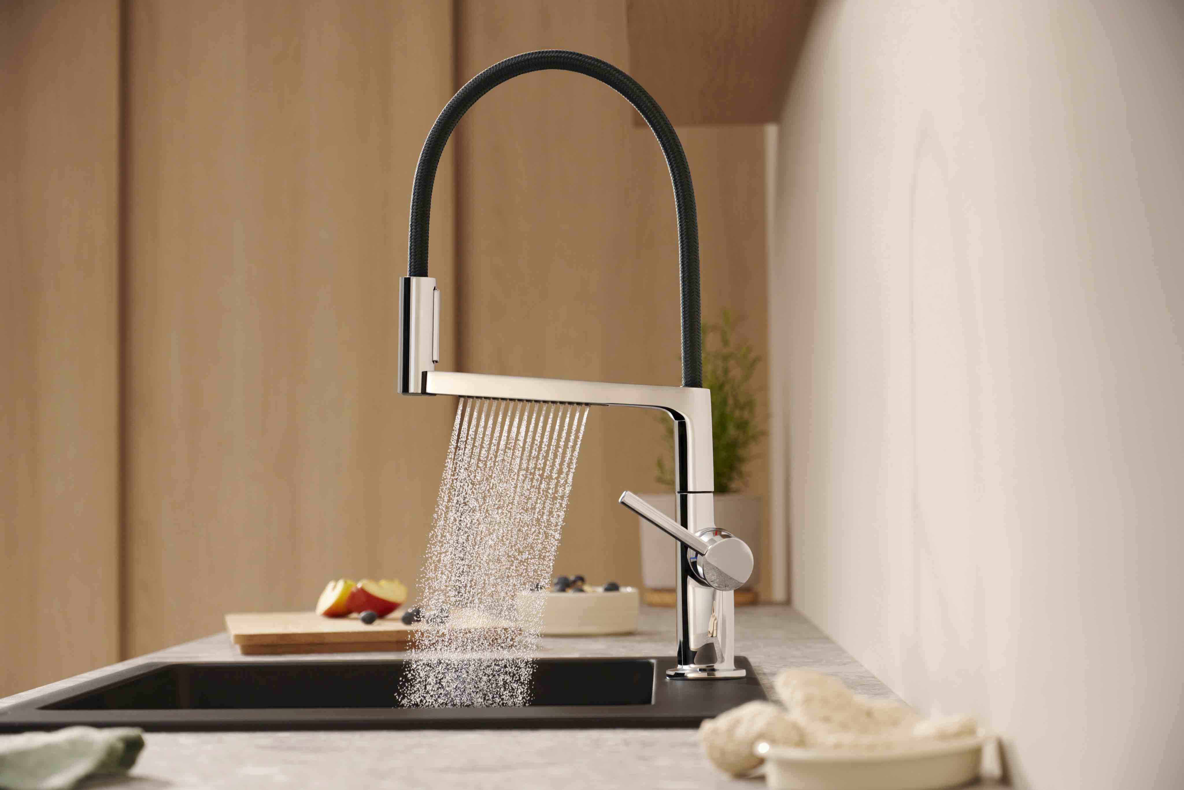 PowderSpray沄雨式出水:扇形水流,细腻柔和,瓜果蔬菜的“精致沐浴“.jpg PowderSpray沄雨式出水:扇形水流,细腻柔和,瓜果蔬菜的“精致沐浴“.jpg